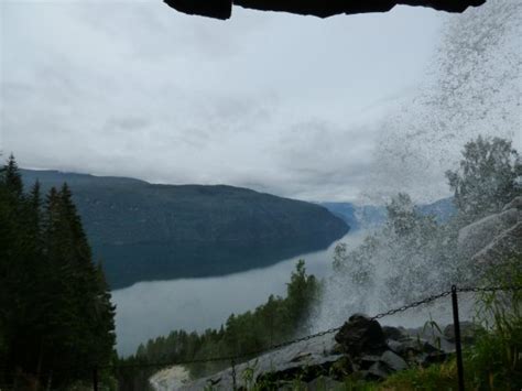 Tvinnefossen is a waterfall in voss and has an elevation of 140 metres. Tvinnefossen Waterfall (Stryn) - Aktuelle 2020 - Lohnt es ...