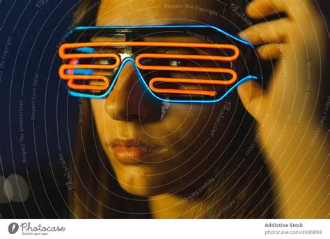 Junge Frau Mit Futuristischer Brille Bei Nacht Ein Lizenzfreies Stock Foto Von Photocase