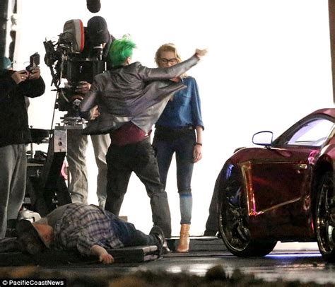 Margot Robbie And Jared Leto Kiss As They Film Suicide Squad Daily Mail Online