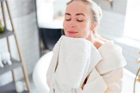 How And Why To Exfoliate With A Washcloth Lovetoknow Health And Wellness