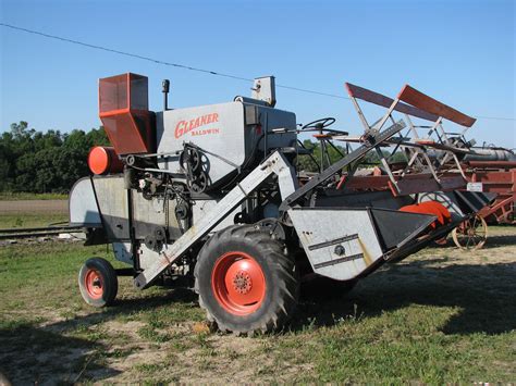 3187 Gleaner Baldwin Antique Combine A Photo On Flickriver