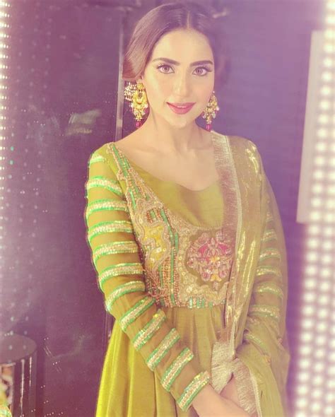 Saboor Aly Brings Out The Old World Glamour As She Shines Bright In A Faizasaqlain Outfit