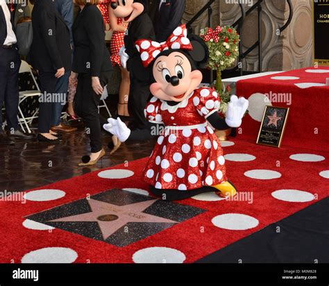 Los Angeles Usa 22nd Jan 2018 Minnie Mouse At The Hollywood Walk Of