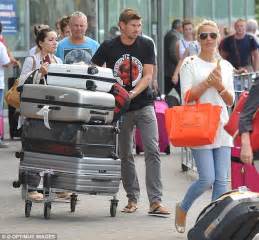Official facebook account of steven gerrard. Steven Gerrard left pushing trolley laden with suitcases ...