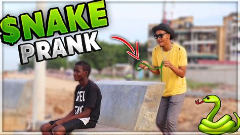 Snake Scare Prank Someone Fainted Youtube