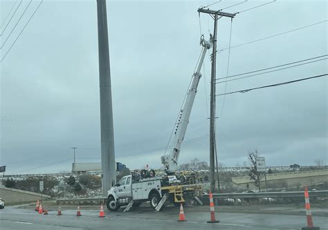 DTE crews work at busy Hartland intersection - Empowering Michigan