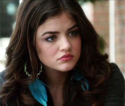 Ranking Aria S Earrings On Pretty Little Liars From Totally Bonkers To Very Chic — Photos Artofit