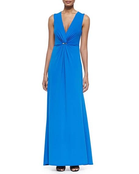 Halston Heritage Sleeveless Gown W Gathered Front