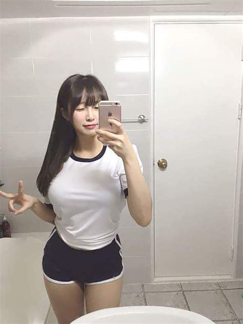 bj코코 인기 여캠 스트리머 사진 움짤 탄탄한 몸매를 가진 여자 한국 여자 패션 여자 교복
