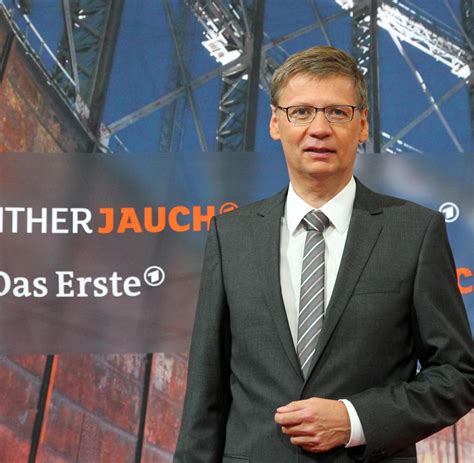 Günther jauch ist ein deutscher fernsehmoderator, journalist, produzent und entertainer. Fernsehen: Der Deutschen liebster TV-Mann - Günther Jauch ...