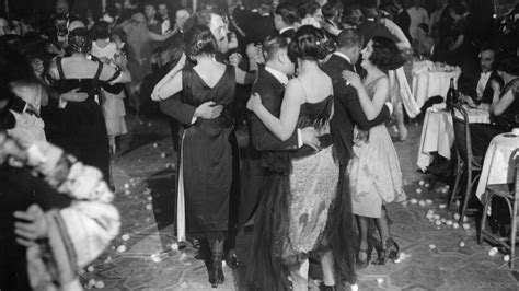 Roaring Twenties Flappers Prohibition And Jazz Age History