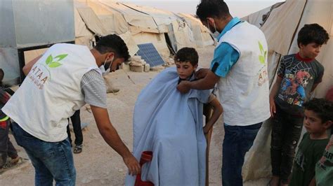 حلاقة مجانية لألف طفل في مخيمات مدينة الباب شرقي حلب ...
