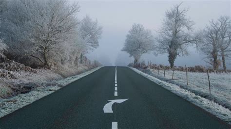 Road Fog Asphalt Arrow Frost Marking 4k Hd Wallpaper