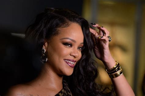 Michael, barbados and raised in bridgetown, barbados to monica braithwaite, an accountant. How Rihanna Really Feels About Drake's Friendship with ...