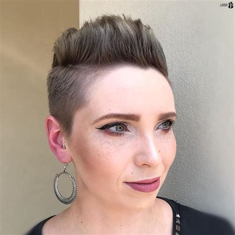 It may vary from above the ears to below the chin. 30 Short Hairstyles for Round Faces to Create Wow Effect in 2020