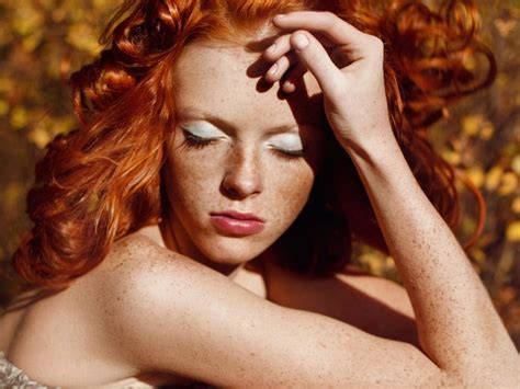 6 things every mother should tell their redhead daughter enhance freckles redhead freckles