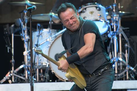 Bruce Springsteen Tour Review Springsteen Shows Wembley Whos Boss