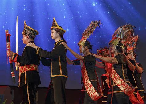 Eylia eyre guntabid naib johan sugandoi peringkat negeri sabah 2019. Salam Malam Jumaat: Tadau Kaamatan