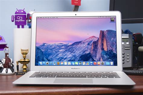 Review The 2015 Macbook Airs Once Trailblazing Design Is Showing Its