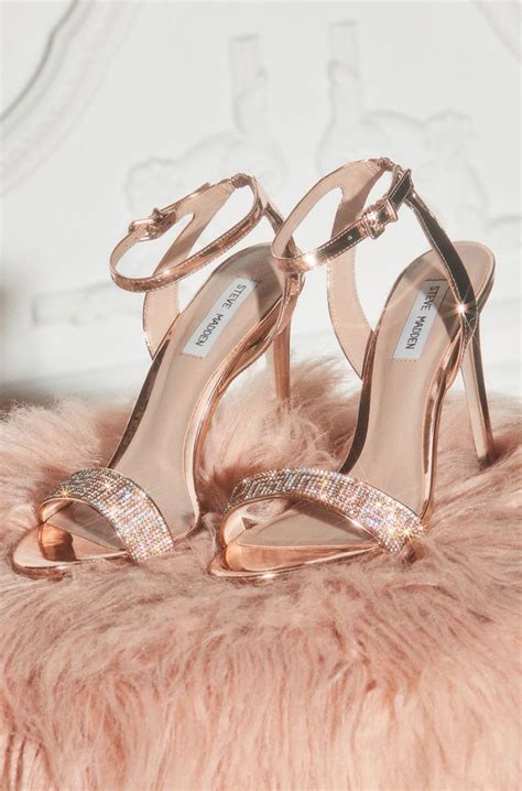 Pin By Suênya Menezes On Rose Gold In 2020 Gold Shoes Heels Rose