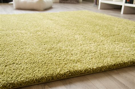 Braune teppiche eignen sich für alle räume, in denen eine heimelige atmosphäre geschaffen werden soll. Langflor Hochflor Teppich Chamonix Shaggy Creme Beige Grau ...