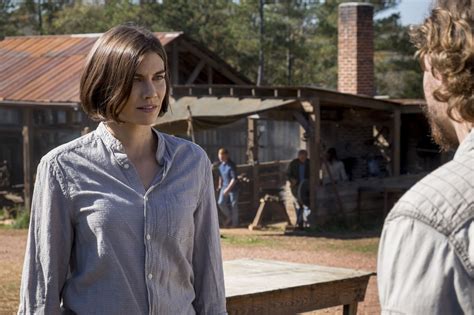 Will Lauren Cohans Walking Dead Pay Dispute Mean Maggie Dies