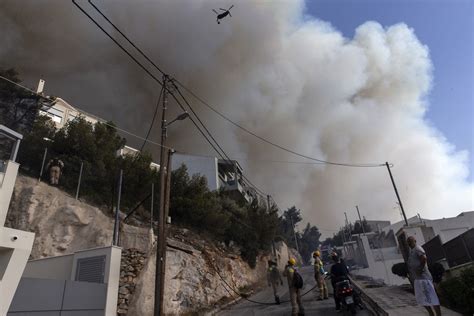 wildfire rages in southern athens homes evacuated xinhua