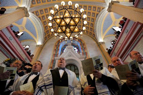 Turkeys Jews Host Ramadan Iftar At Restored Synagogue Turkey