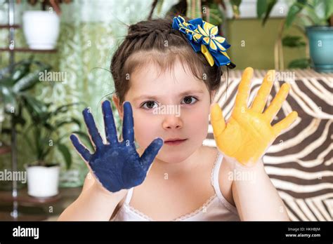 Little Girl Showing Dirty Hands Hi Res Stock Photography And Images Alamy