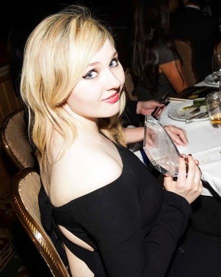 Abigail Breslin Nude Topless LEAKED Pics And Porn Video ReCelebrity