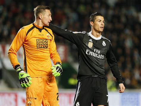 Estadio martinez valero, 0 spectators. Bundesliga » Nieuws » Stuttgart verlost PSV van keeper ...
