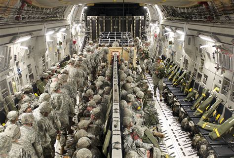 82nd Paratroopers Demonstrate In Flight Parachute Rigging Article
