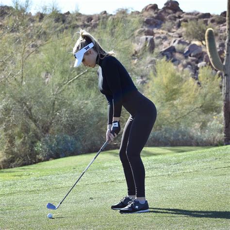 Paige Spiranac Η αθλήτρια γκόλφ στο Sports Illustrated Lifeviews