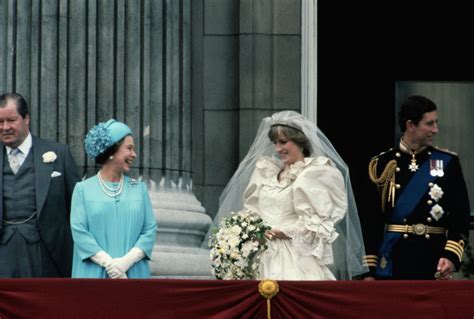Les Tenues Delizabeth Ii Lors Des Mariages De La Famille Windsor