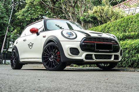 Permaisuri Mini Cooper S F56 On Oz Racing Superturismo Lm 19