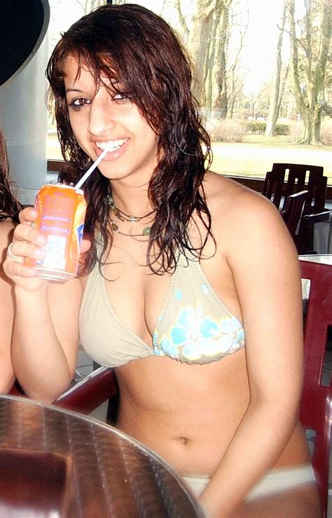 Hot NRI Girl In Bikini ShowBizz 24