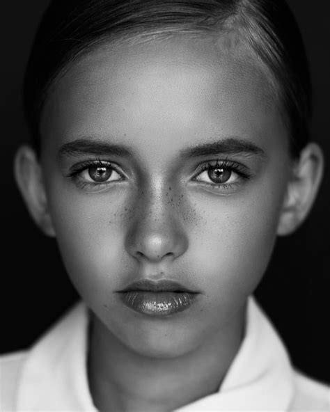 Maisie De Krassel On Instagram “🖤 🏼 Maisiedekrassel Portrait