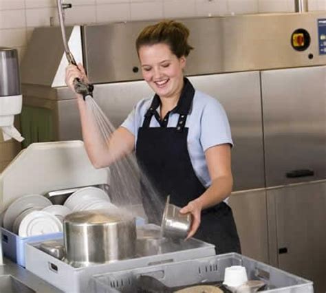 Meiko restaurant dishwashers shine in the smallest spaces and under the most difficult conditions! DISHWASHER ON CALL - How Restaurants Find On-Call Dishwashers