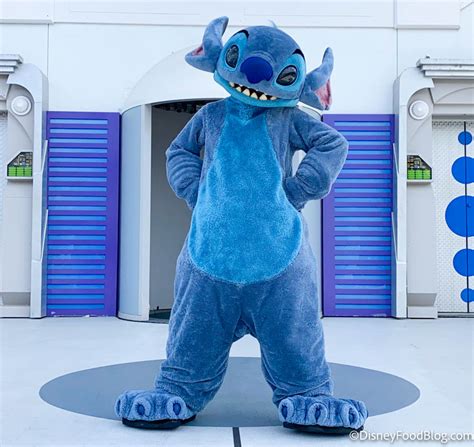 photos ok disney world…you ve outdone yourself with this stitch cake disney by mark