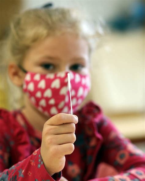 Der digitale impfpass wird schrittweise ausgerollt und in den apps verfügbar gemacht. Feldversuch für digitalen Impfpass startet in NRW