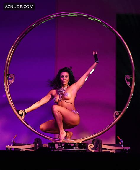 Jennifer Romas Drive In Performance During Sexxy The Show At The