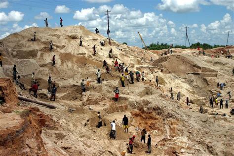 Coltan, the congo, and your cell phone. "Van consumenten hoeven we niets te verwachten" - De Gemeynt
