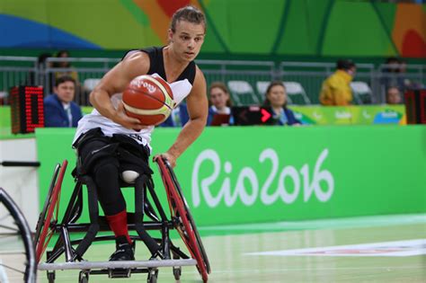 The official account of the tokyo organising committee of the olympic and paralympic games. Jeux olympiques et paralympiques de Tokyo 2020 : dix ...