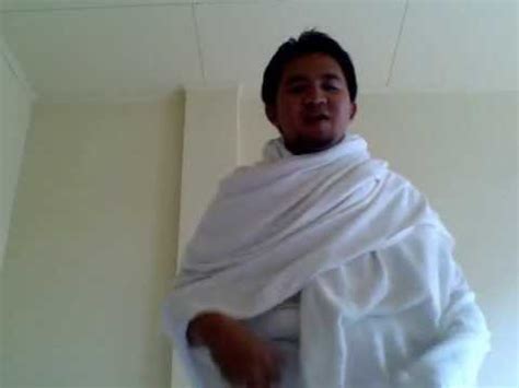 Kain ihram menjadi salah satu syarat wajib untuk beribadah haji. SEPERTI INI CARA MEMAKAI PAKAIAN IHRAM + VIDEO - rafiqjauhary