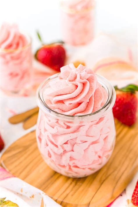 Aug 18, 2019 · pasta: Easy Strawberry Frosting made with heavy cream, powdered ...