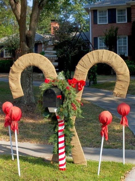 This christmas, make every room look as festive as possible with these jolly christmas decoration ideas. 19 Outdoor Christmas Decorating Ideas | HGTV