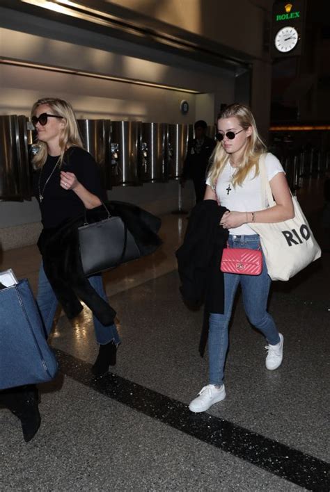 Reese Witherspoon And Ava Phillippe At Lax Airport In Los Angeles 1121