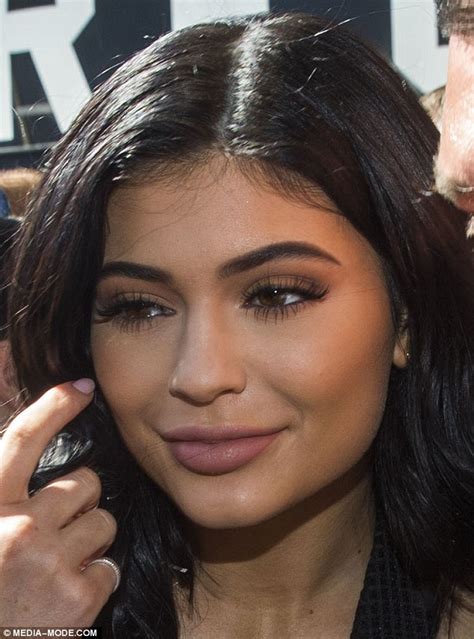 Kylie Jenner Shows Off Super Smooth Skin And Plumped Up Lips As She
