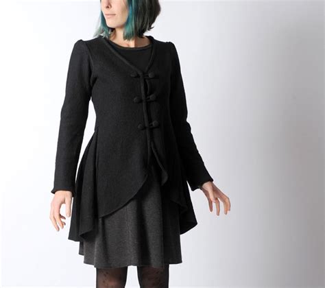 Choisissez votre manteau en laine bouillie, avec ou sans capuche, élégant ou casual. manteau-veste-longue-noire-laine-bouillie--16357611-001 ...