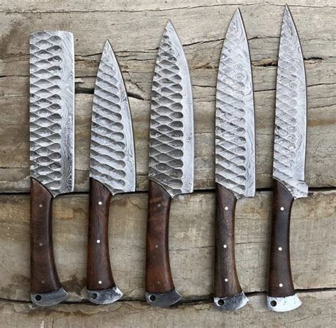 Beautiful design in the blades. New 05 PCS Damascus Forged Steel Kitchen Knives Set ...